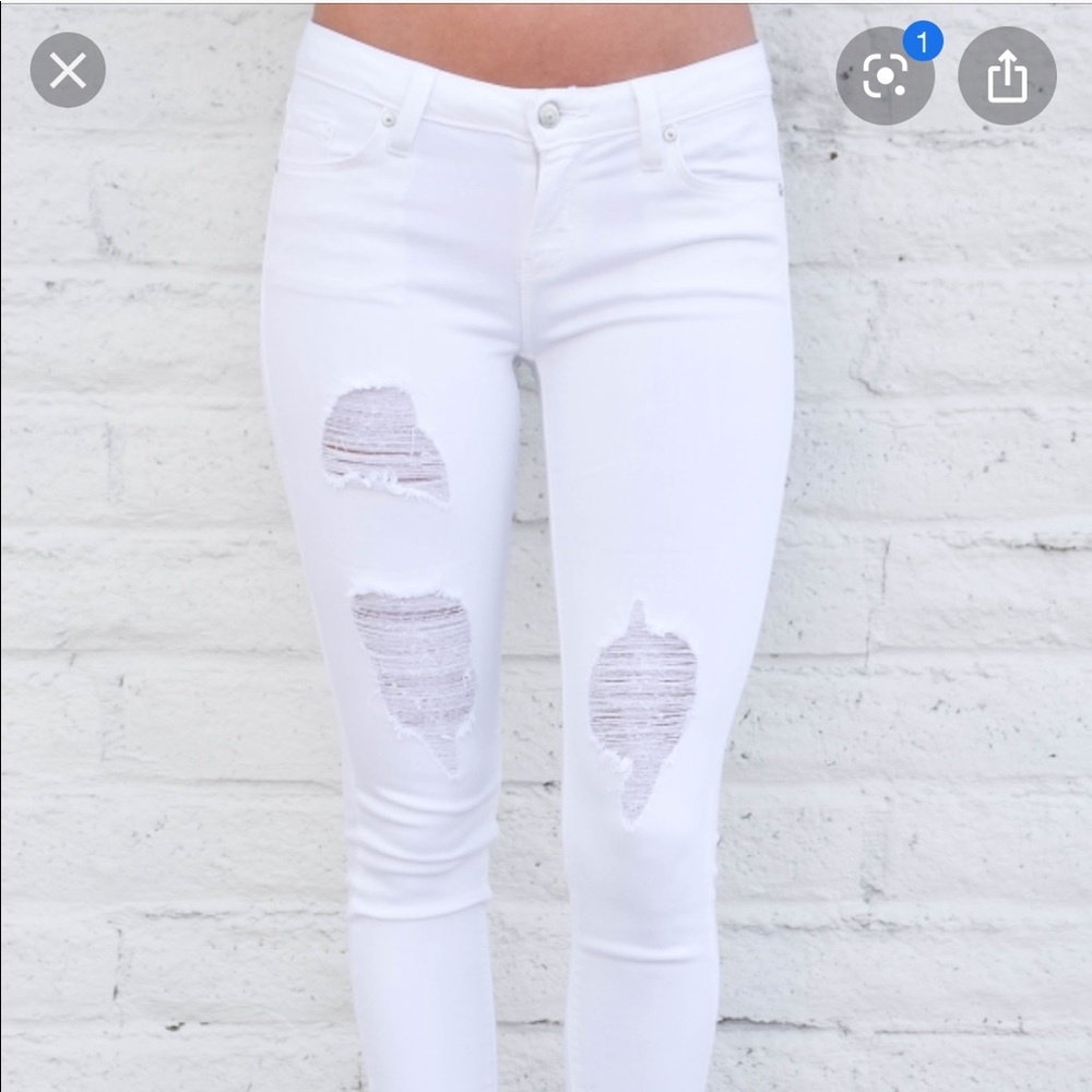 White distressed just black fray hem skinny jeans